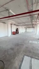 4818 Van Dam St, Long Island City, NY à louer - Vidéo sur l’inscription commerciale 