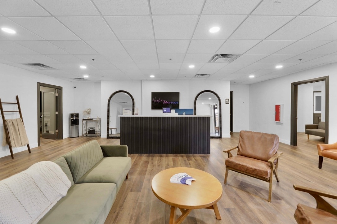 5620 W Thunderbird Rd, Glendale, AZ 85306 - Unit H-3 - - Lobby - Image 2 of 18