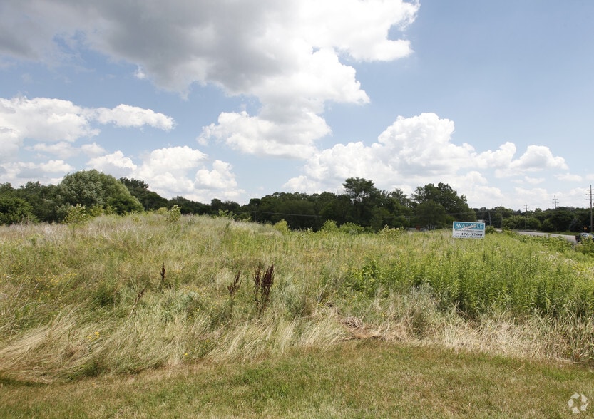 Grand River Ave, Howell, MI à vendre - Photo du bâtiment - Image 3 de 4