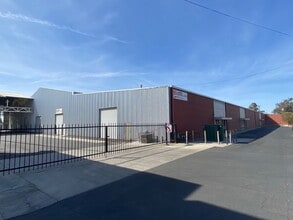 301 Espee St, Bakersfield, CA for lease Building Photo- Image 2 of 3