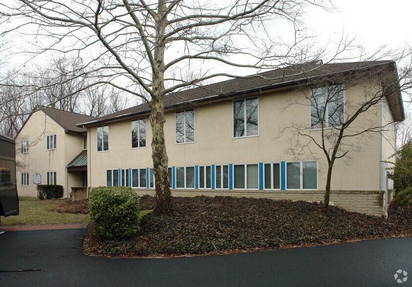 831 Dekalb Pike, Blue Bell, PA à vendre - Photo principale - Image 1 de 15