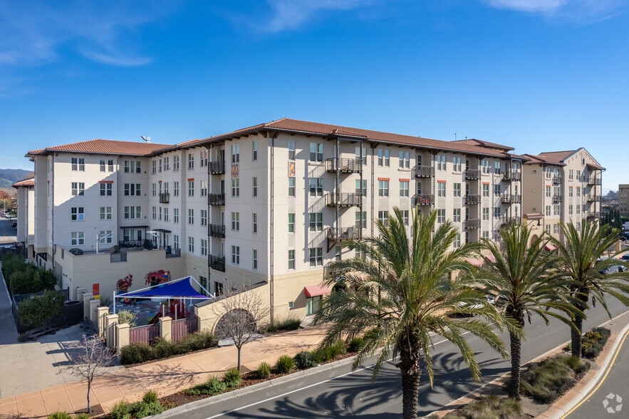 1400-1498 San Leandro Blvd, San Leandro, CA à louer - Photo du bâtiment - Image 3 de 12