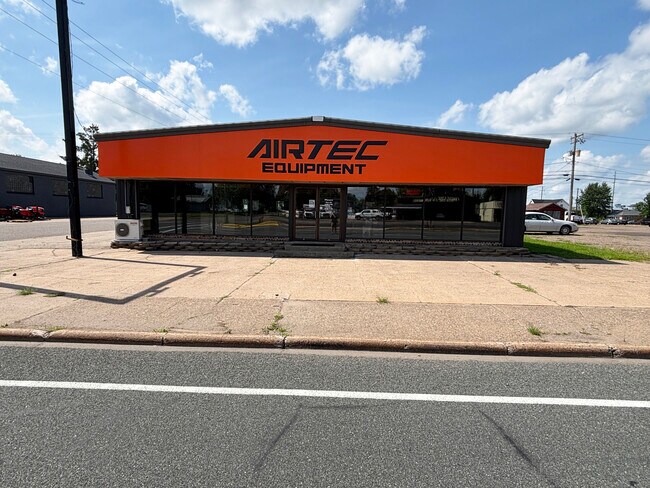 Plus de détails pour 1230 S Main St, Rice Lake, WI - Commerce de détail à vendre