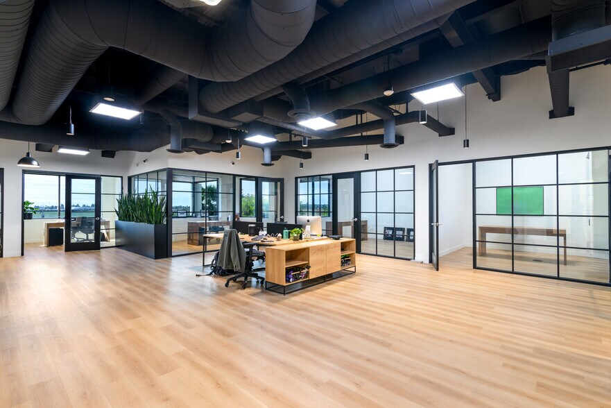 2150 N Trabajo Dr, Oxnard, CA à louer - Photo du bâtiment - Image 2 de 23