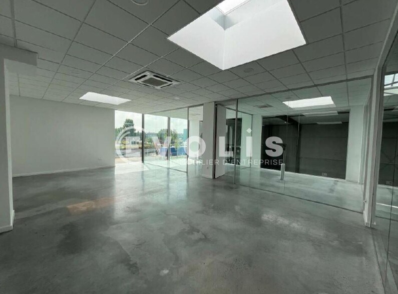 Rue Elie Cartan, Carvin for lease - Building Photo - Image 3 of 6