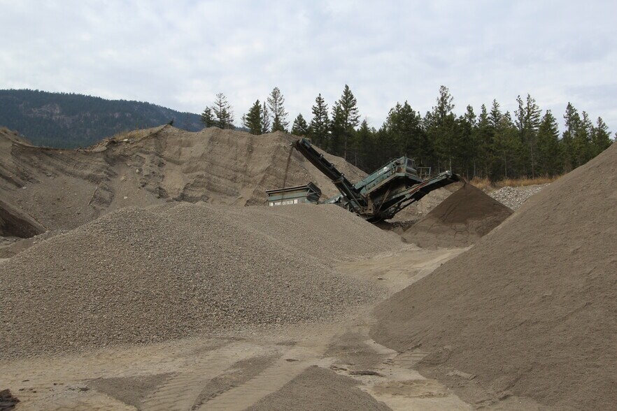 7229 Douglas Lake Rd, Thompson-Nicola, BC à vendre - Photo du bâtiment - Image 3 de 5