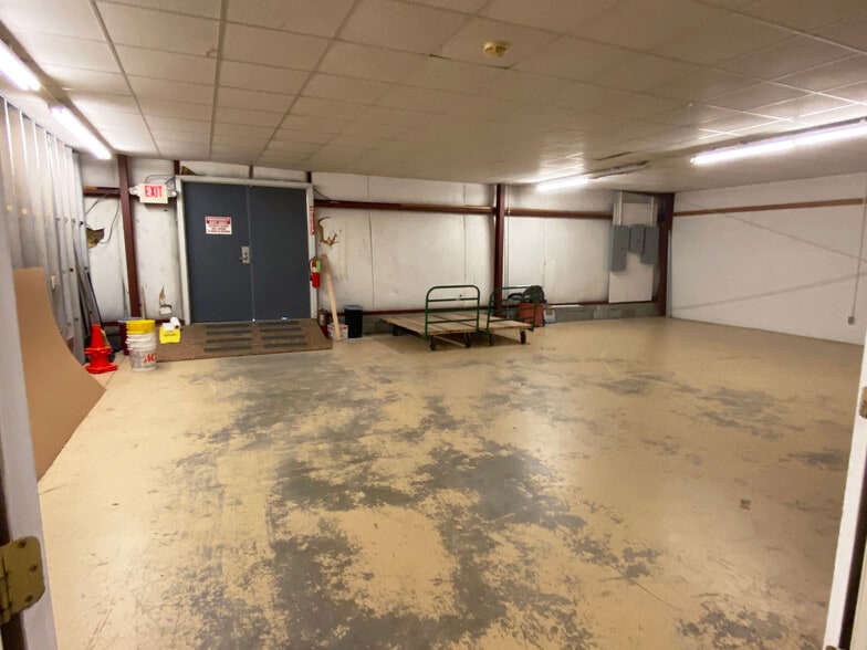 125 W Vance St, Zebulon, NC à vendre - Photo intérieure - Image 3 de 7