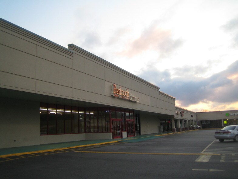 917-933 Decatur Pike, Athens, TN à louer - Photo du bâtiment - Image 3 de 5
