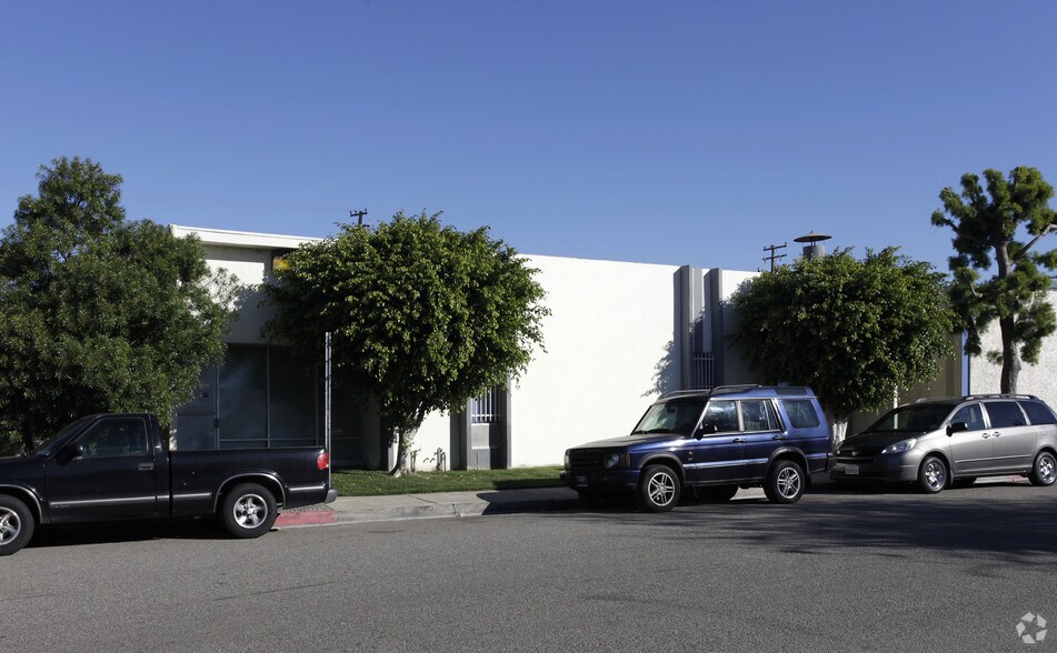 1129-1133 E Elm Ave, Fullerton, CA à vendre - Photo du bâtiment - Image 3 de 3