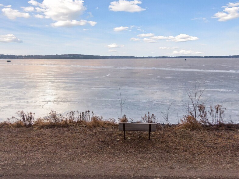 xxx Lake Blvd, Buffalo, MN à vendre - Photo du bâtiment - Image 3 de 24