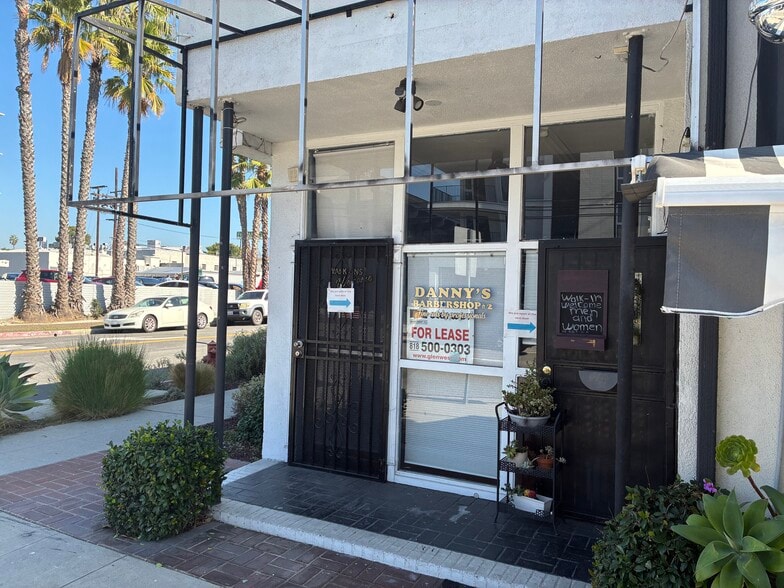 2450-2458 Overland Ave, Los Angeles, CA à louer - Photo du bâtiment - Image 2 de 4