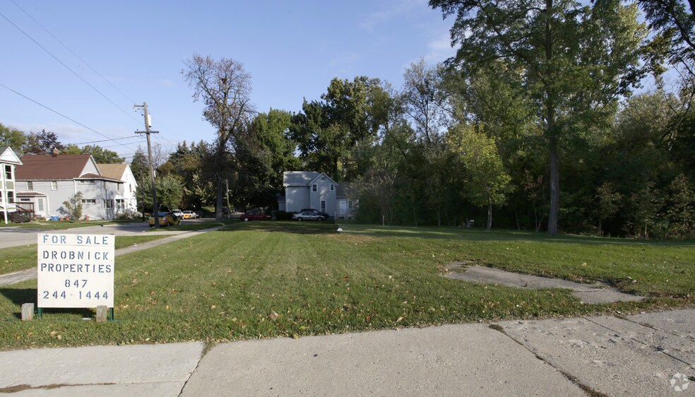 562 Washington St, Waukegan, IL à louer - Photo du bâtiment - Image 2 de 2
