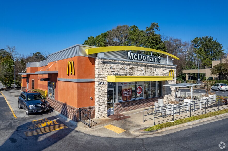 3974 Peachtree Rd, Atlanta, GA à louer - Photo du bâtiment - Image 2 de 5