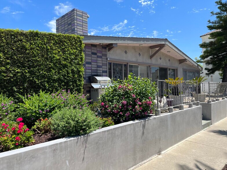 408 Ford Rd, Costa Mesa, CA à vendre - Photo du bâtiment - Image 3 de 9