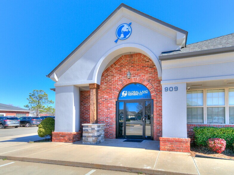 901-909 Wall St, Norman, OK à louer - Photo du bâtiment - Image 3 de 4