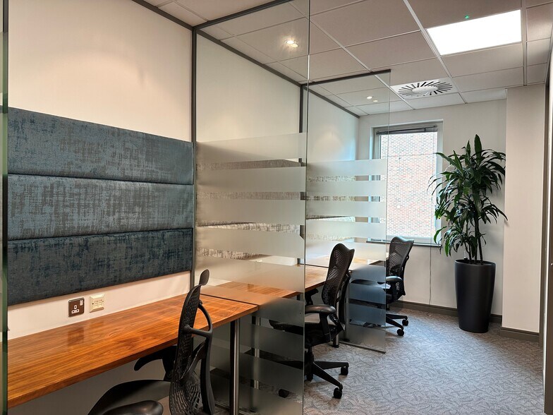 16 Pepper St, Londres à louer - Photo intérieure - Image 3 de 3