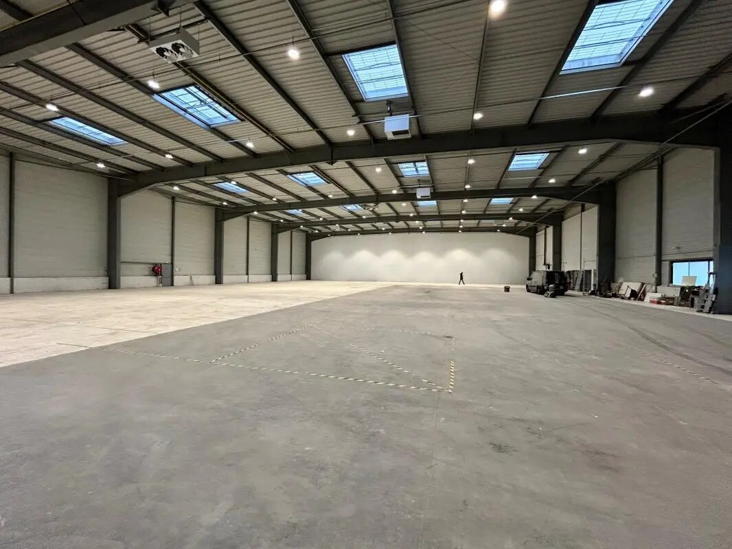 Office in Le Mesnil-Amelot for lease Building Photo- Image 1 of 17