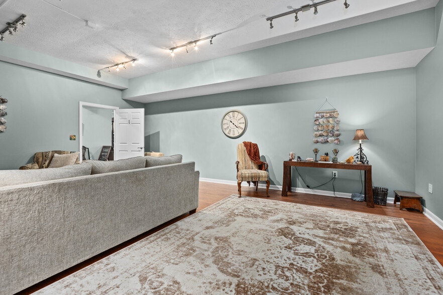 206 Alexander Ave, Strabane, PA for sale - Interior Photo - Image 3 of 30