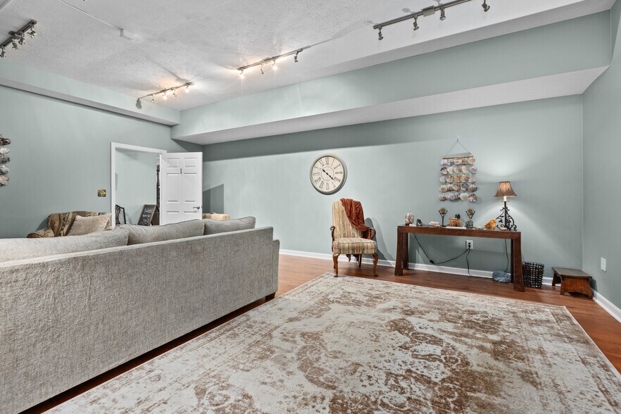 206 Alexander Ave, Strabane, PA à vendre - Photo intérieure - Image 3 de 30