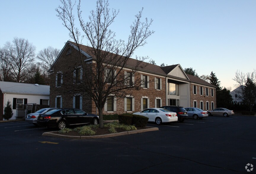 800 Wyckoff Ave, Wyckoff, NJ à vendre - Photo du bâtiment - Image 2 de 9