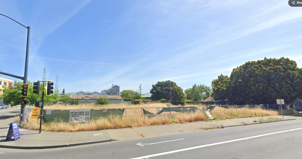 201 Petaluma Blvd, Petaluma, CA for sale - Primary Photo - Image 1 of 3