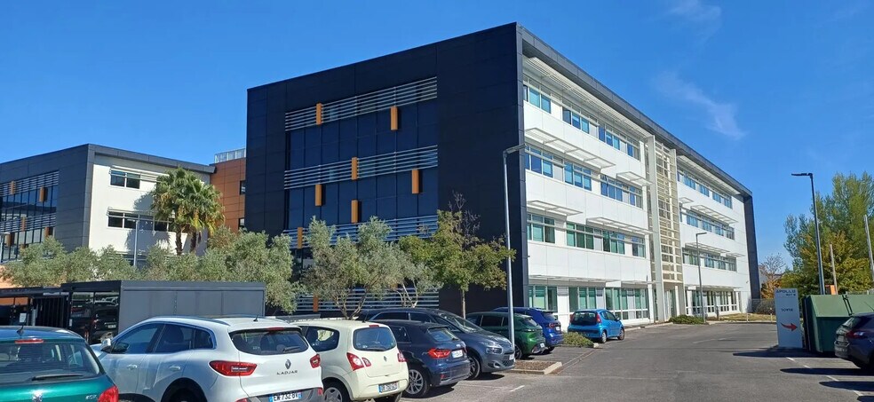 Office in Montpellier for lease - Building Photo - Image 3 of 7