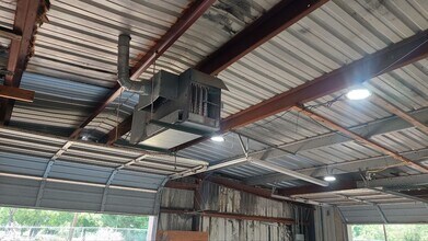 610 New York St, Navasota, TX for sale Interior Photo- Image 2 of 5