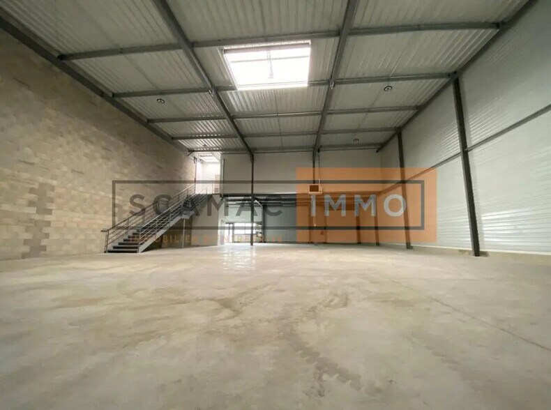 Office in Aulnay-sous-Bois for lease - Interior Photo - Image 2 of 7