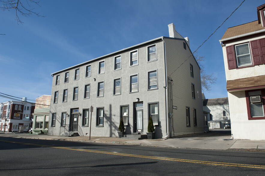 9-11 Garden St, Mount Holly, NJ for lease - Building Photo - Image 2 of 4