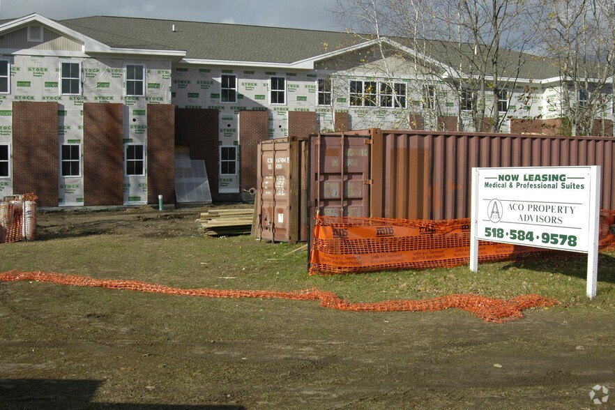 2388 Us-9, Malta, NY à louer - Photo du bâtiment - Image 3 de 18