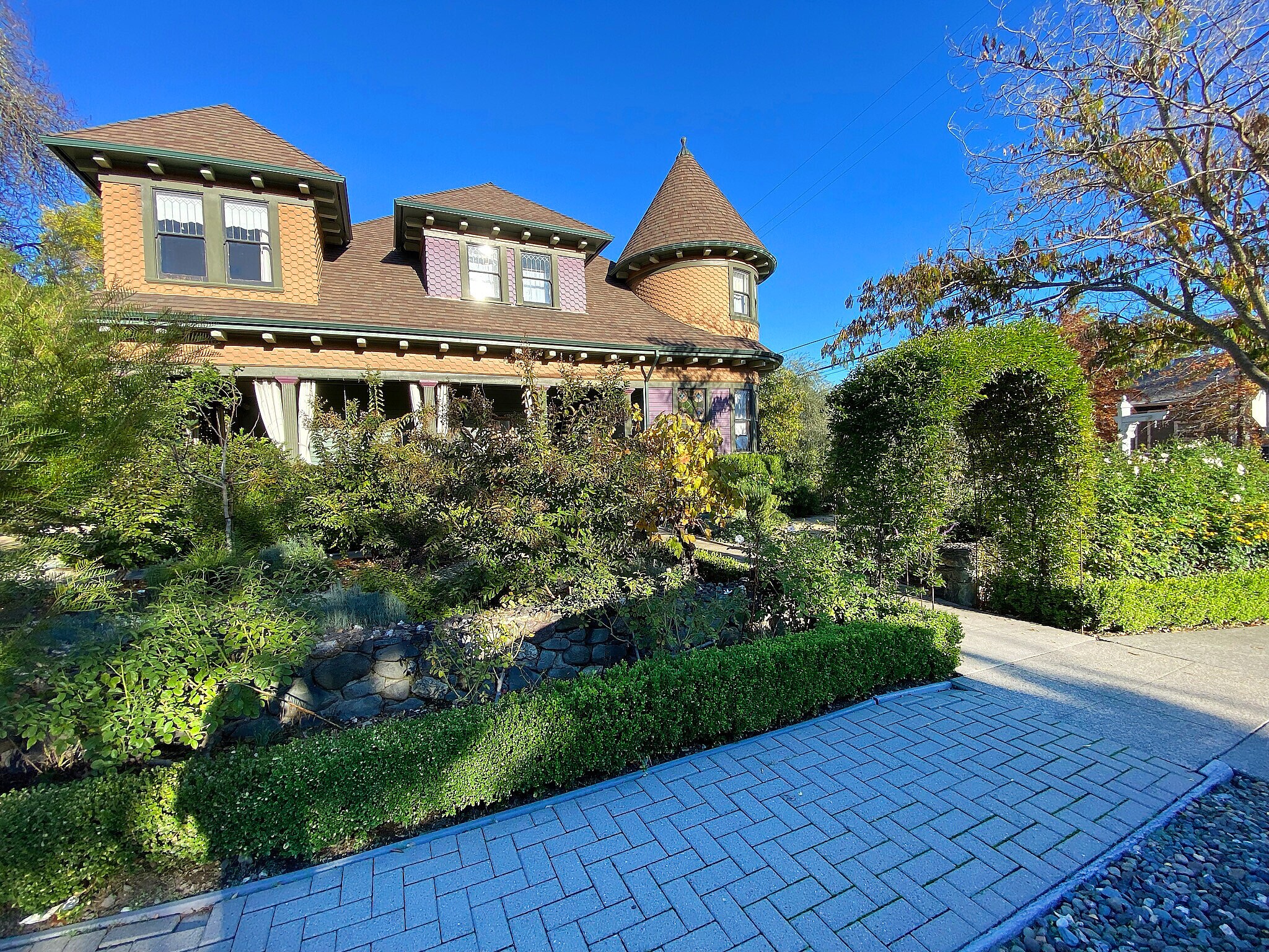 302 N Main St, Cloverdale, CA à vendre Photo du bâtiment- Image 1 de 1