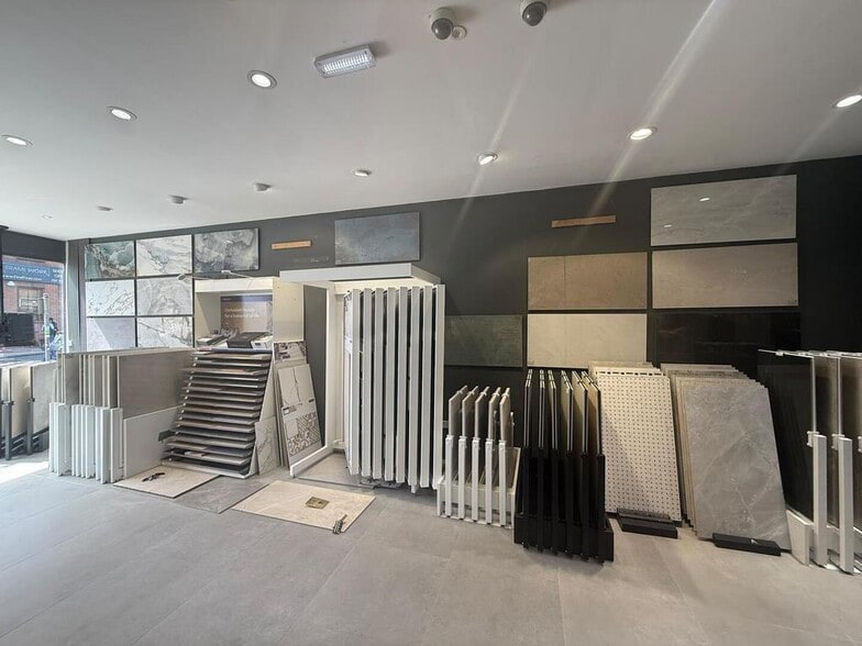 82 Brent St, London for lease - Building Photo - Image 3 of 16