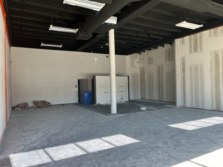 30 Bryson St, Asheville, NC for lease - Interior Photo - Image 3 of 7