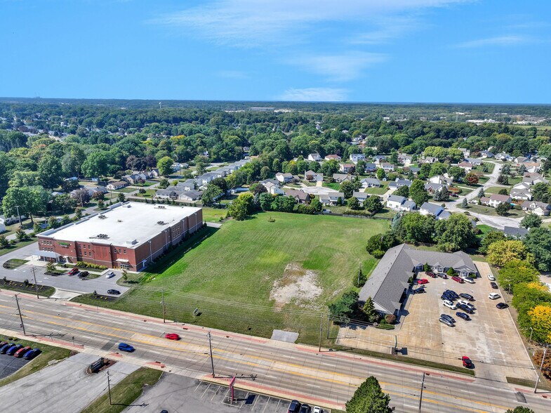 1936 Mentor Ave, Painesville, OH à vendre - Photo du bâtiment - Image 2 de 6