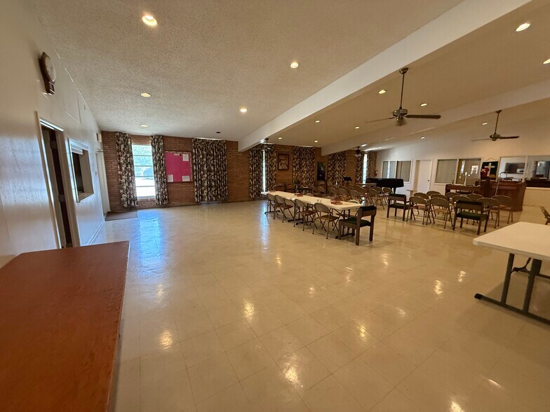 908 Old Koenig Ln, Austin, TX à vendre - Photo du bâtiment - Image 3 de 13