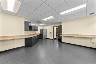 7301 Ohms Ln, Edina, MN à louer Photo intérieure- Image 1 de 11