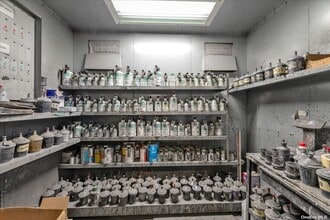 55 Saint Mary's Pl, Freeport, NY for lease Interior Photo- Image 2 of 15