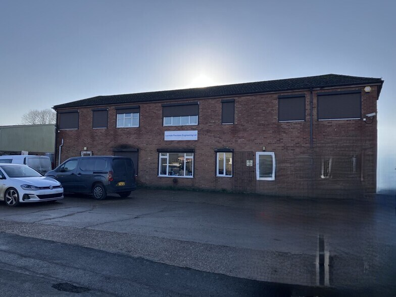 10-12 Commercial Rd, March à louer - Photo du bâtiment - Image 2 de 3