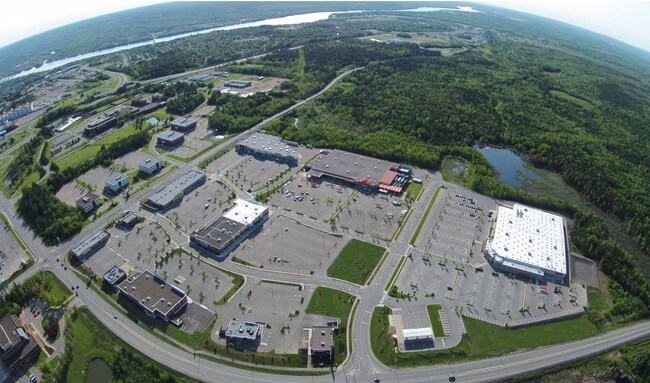 Plus de détails pour 9 Riocan Ave, Fredericton, NB - Commerce de détail à louer