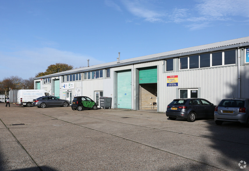 Hornet Clos, Broadstairs for lease - Building Photo - Image 2 of 3