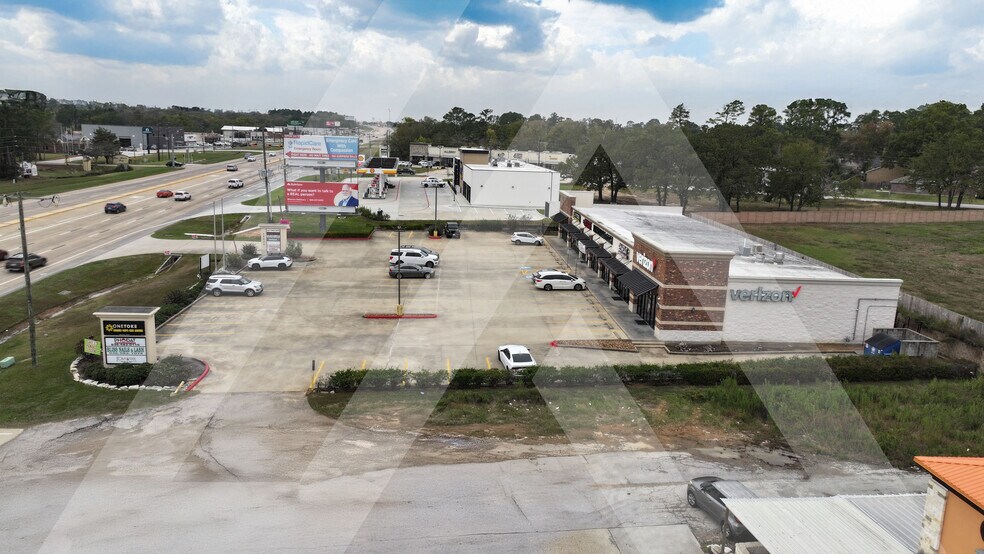 18024 Highway 105, Montgomery, TX à louer - Photo du bâtiment - Image 3 de 7