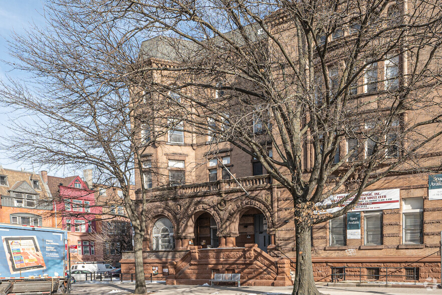 19 Rogers Ave, Brooklyn, NY à louer - Photo du bâtiment - Image 3 de 4