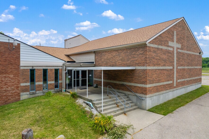 1050 Kemper Meadow Dr, Cincinnati, OH à louer - Photo du bâtiment - Image 2 de 12
