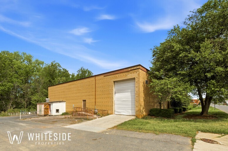 2940 Interstate St, Charlotte, NC à louer - Photo du bâtiment - Image 2 de 4