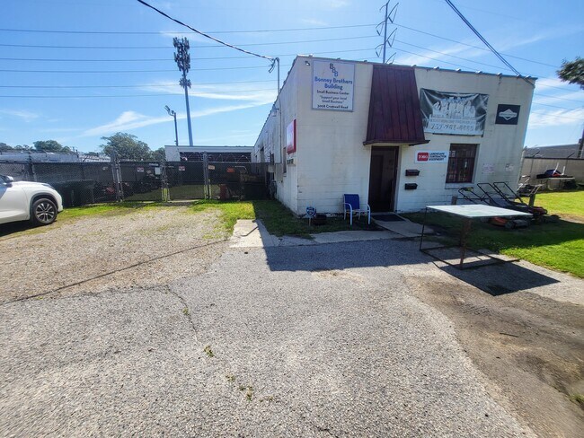 Plus de détails pour 3008 Cromwell Rd, Norfolk, VA - Industriel à vendre