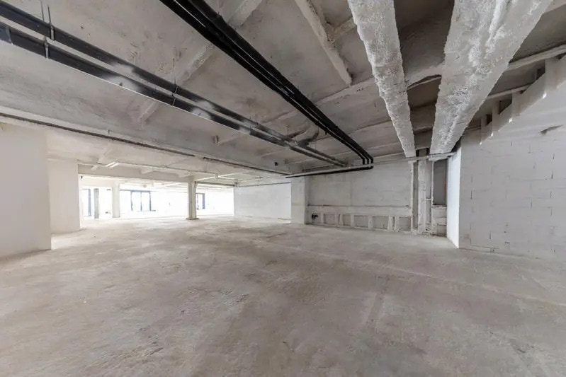 32-34 rue Marbeuf, Paris for lease - Interior Photo - Image 2 of 6