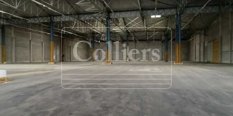 Industrial in Nîmes for lease Interior Photo- Image 1 of 6
