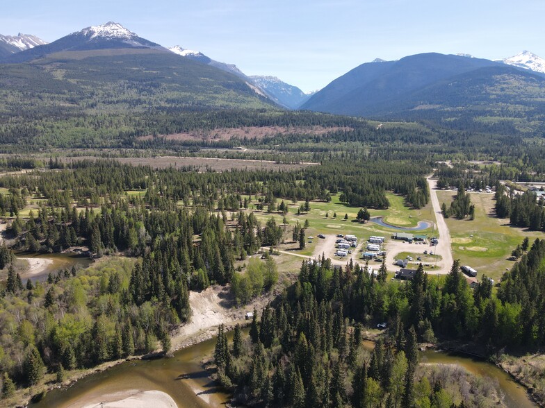 1125 Hwy 5, Valemount, BC à vendre - Photo du b timent - Image 2 de 20