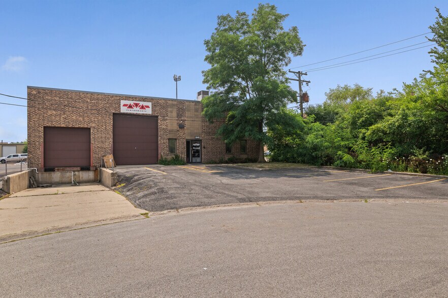 B - 3050-3052 N Lake Terrace, Glenview, IL à vendre - Photo du bâtiment - Image 2 de 2