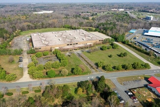 Plus de détails pour 6491 Franz Warner Pky, Whitsett, NC - Industriel à louer